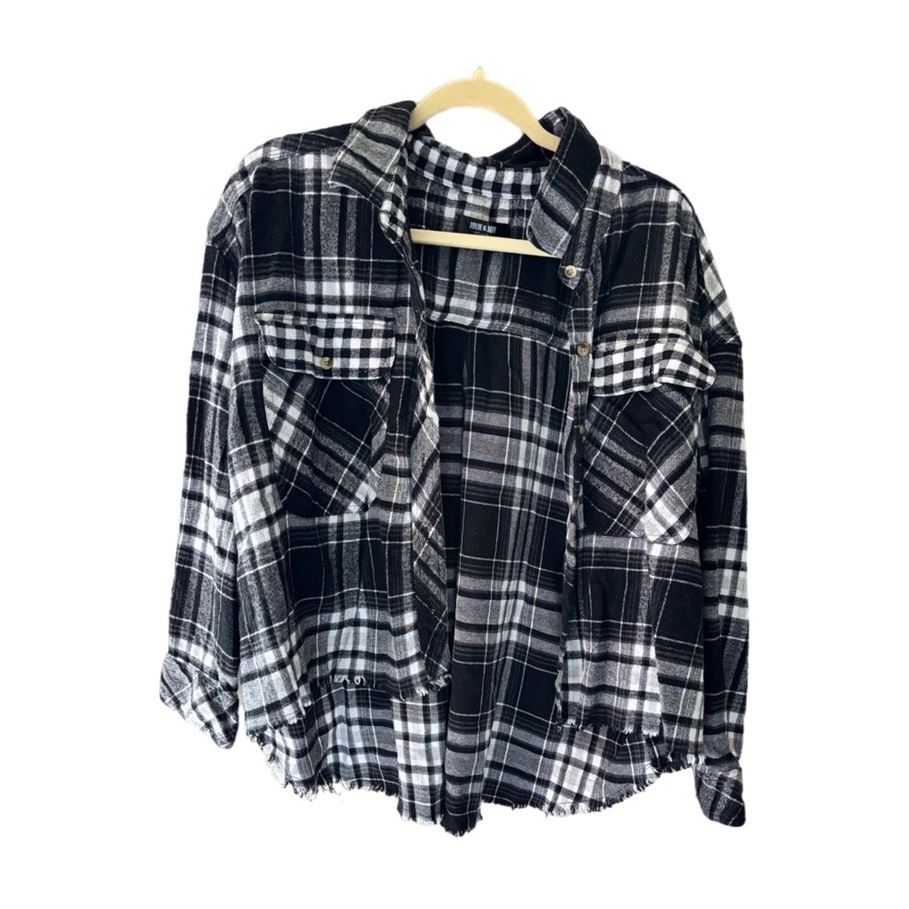 Black and White Long Sleeve Button Down Flannel